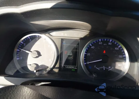 2019 Toyota Highlander Le Plus from USA, damaged, VIN 5TDBZRFH9KS735060